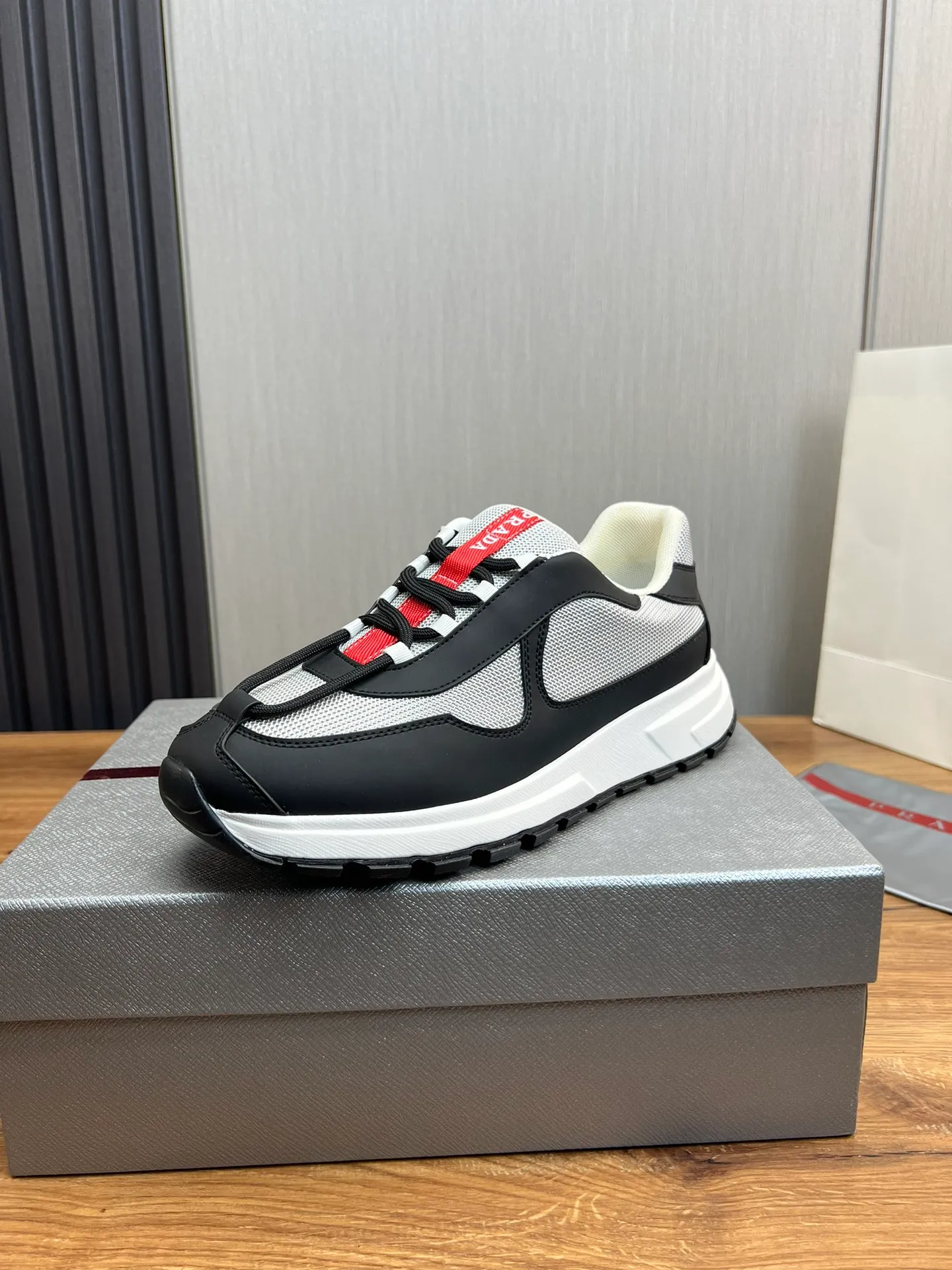 Men's shoes 💰540💰 [PRADA] Men's shoes are popular in the counter, official website is synchronized, 1 high-quality shipment ✔️Original fly-woven cowhide + cowhide lining, 1🆚1 replica, original sole, 38-45 (45 customized, non-refundable)